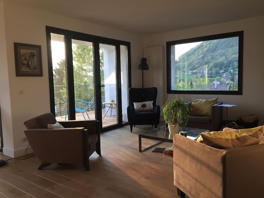 Maison De Vacances 220M2 Vue Lac Et Chateau منتون - سانت - برنارد المظهر الخارجي الصورة