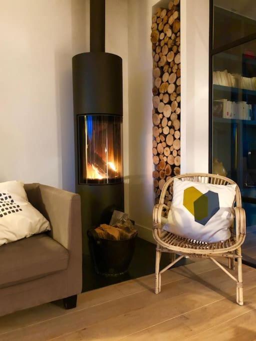 Maison De Vacances 220M2 Vue Lac Et Chateau منتون - سانت - برنارد المظهر الخارجي الصورة
