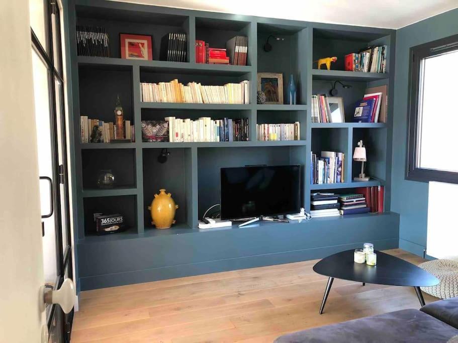 Maison De Vacances 220M2 Vue Lac Et Chateau منتون - سانت - برنارد المظهر الخارجي الصورة