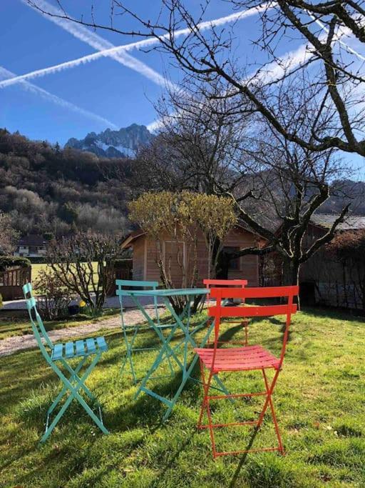 Maison De Vacances 220M2 Vue Lac Et Chateau منتون - سانت - برنارد المظهر الخارجي الصورة