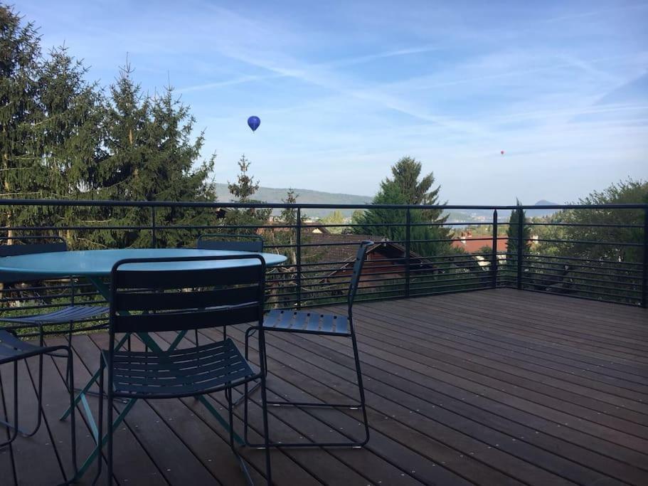 Maison De Vacances 220M2 Vue Lac Et Chateau منتون - سانت - برنارد المظهر الخارجي الصورة